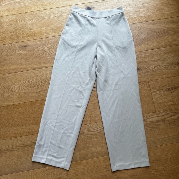 Uniqlo Stretch Double Face Straight Pants in Natural - XS - Picture 3 of 15